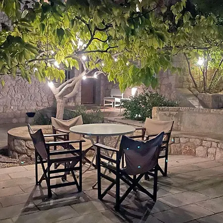 בית נופש Apollo House פורטו הלי